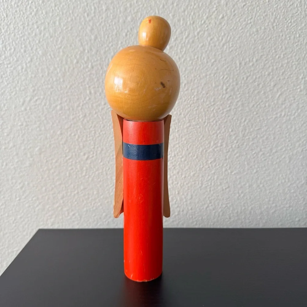 Vintage Red Kokeshi Doll with Floral Design - Picture 3 of 7